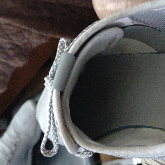 Pair of grey Adidas tubular - Picture 4 of 4